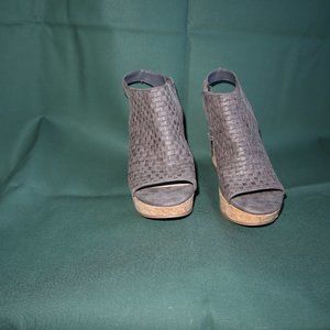 Fergalicious by Fergie Wedges size 6